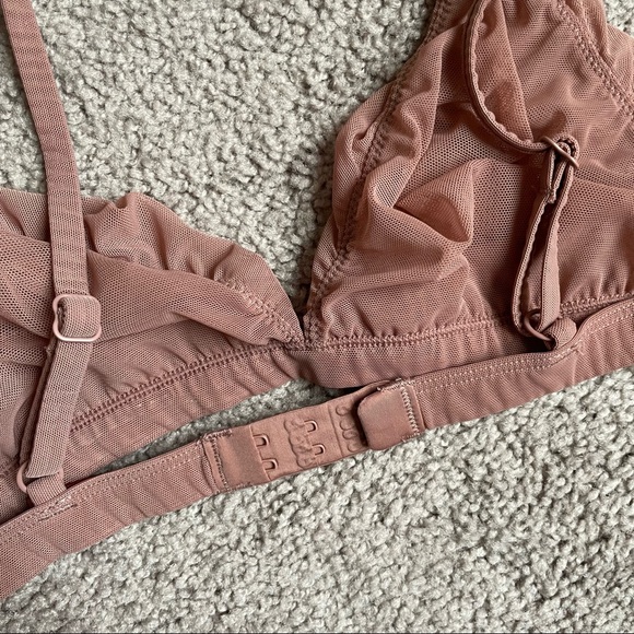 SKIMS Mesh Triangle Bralette - Picture 4 of 4